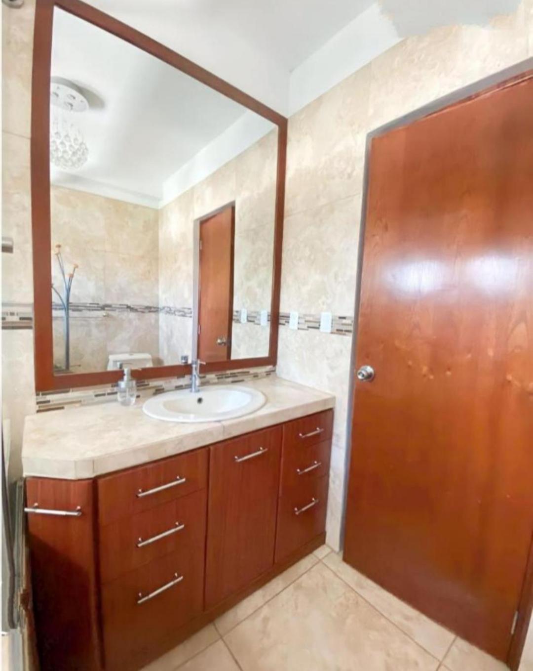 Deluxe Hotel Talara - A 5 Minutos Del Aeropuerto Y Plaza De Armas 部屋 写真